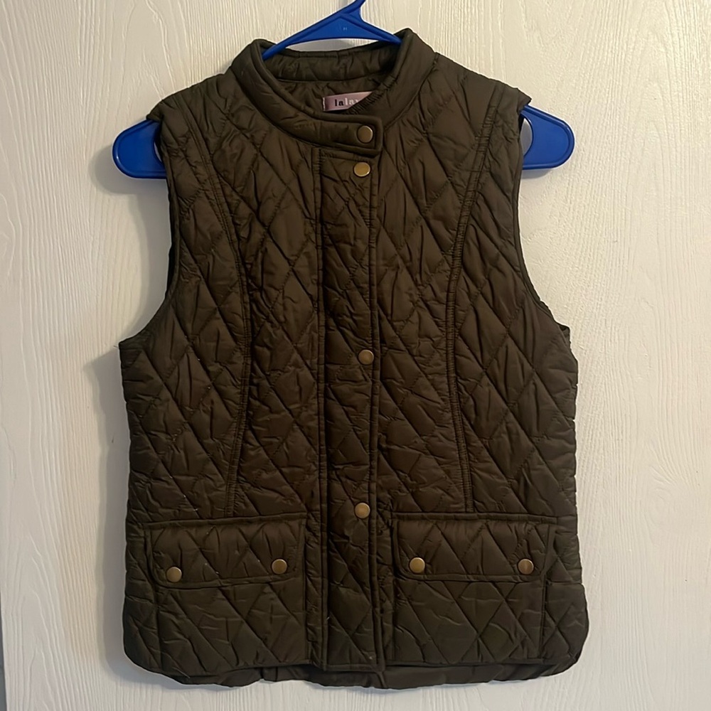 La Lavon women’s hunter green puffy vests